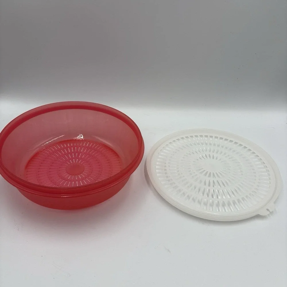 Tupperware Colander Strainer Bowl 1835 Flow Through Lid 3 Quart Red EUC